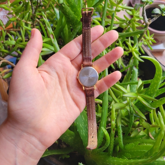 *RARE* Vintage Disney Lorus Mickey Mouse Genuine Leather Quartz Watch - Picture 12 of 12